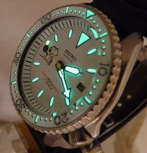 Load image into Gallery viewer, Pre-Owned Seiko Automatic 7002 Vintage Divers Watch Snoopy Peanuts Tennis Dial Custom