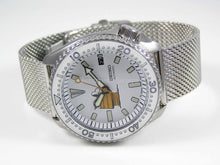 Load image into Gallery viewer, Seiko Automatic 7002 Vintage Divers Watch Snoopy Peanuts Dial Custom modification. Bond No Time to Die Milanese Mesh Strap. Overhauled Serviced