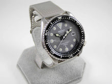 Load image into Gallery viewer, Seiko Submariner Grey Dial "Ghost" Automatic Scuba Divers Date Watch 7002 on James Bond Milanese Mesh Strap Overhauled Serviced