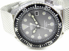 Load image into Gallery viewer, Seiko Submariner Grey Dial "Ghost" Automatic Scuba Divers Date Watch 7002 on James Bond Milanese Mesh Strap Overhauled Serviced