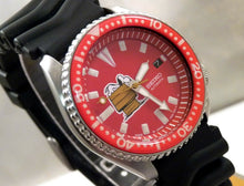 Load image into Gallery viewer, Pre-Owned Seiko Ceramic Red Snoopy Peanuts Automatic Scuba Divers Date Watch 7002 Overhauled Serviced