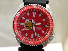 Load image into Gallery viewer, Pre-Owned Seiko Ceramic Red Snoopy Peanuts Automatic Scuba Divers Date Watch 7002 Overhauled Serviced