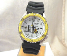 Load image into Gallery viewer, Pre-Owned Seiko Ceramic White Snoopy Astronaut Automatic Divers Date Watch 7002 Mod Overhauled Serviced