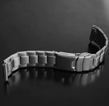 Load image into Gallery viewer, Super engineered Oyster strap for all Seiko Divers watches - 6309 7002 7S26 SKX007 SKX009 -- fits 22mm Seiko watches. With fat spring bars