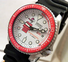 Load image into Gallery viewer, Seiko Ceramic Snoopy Red Baron Automatic Divers Day Date Watch SKX007 7S26-0020  Media 1 of 7
