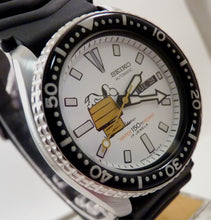 Load image into Gallery viewer, VINTAGE SEIKO 6309 SNOOPY MOD DIVERS WATCH AUTOMATIC DAY DATE WATCH FULLY SERVICED
