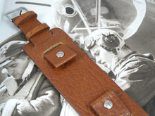 Load image into Gallery viewer, Brown vintage soft leather bund strap for Breitling, Omega, Bell &amp; Ross, Pilots, Divers Watch 22mm
