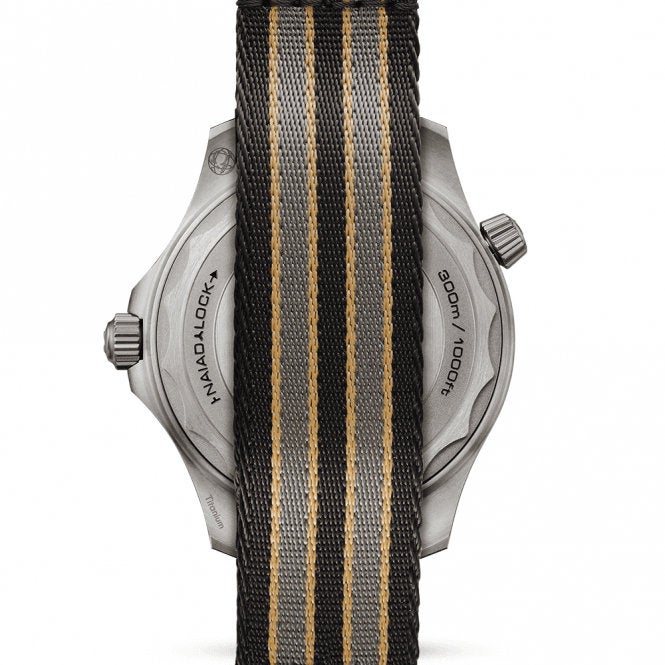bond no time to die premium seatbelt nato
