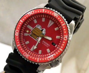 Custom Made Seiko Ceramic Red Snoopy Peanuts Automatic Scuba Divers Date Watch 7002 Overhauled Serviced