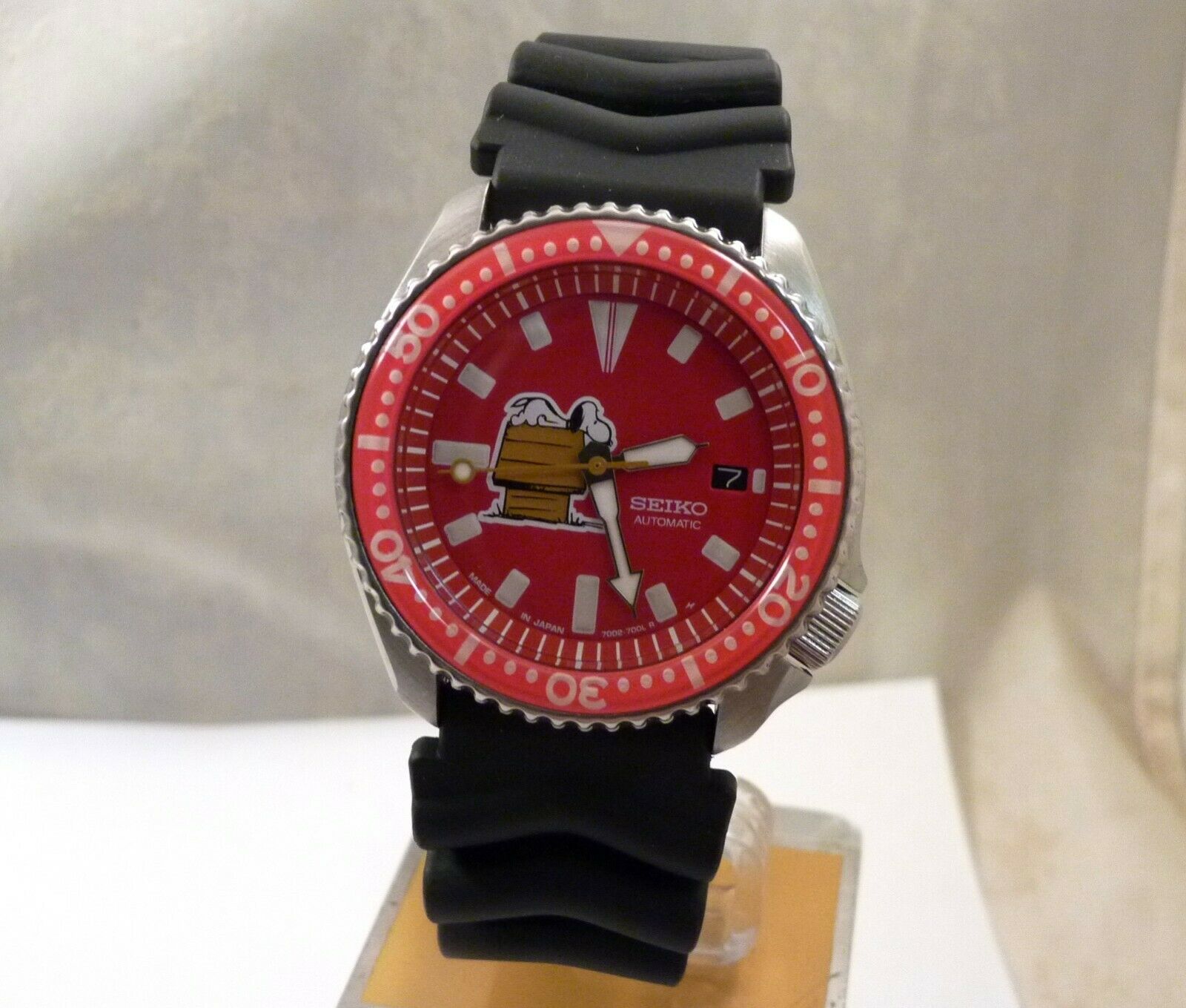 Seiko Red Snoopy Peanuts Automatic Divers Watch