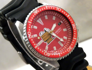 Custom Made Seiko Ceramic Red Snoopy Peanuts Automatic Scuba Divers Date Watch 7002 Overhauled Serviced