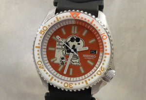 Custom Made Seiko Ceramic Red Snoopy Peanuts Automatic Scuba Divers Date Watch Custom 7002 Overhauled Serviced