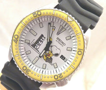 Load image into Gallery viewer, Custom Made Seiko Ceramic White Snoopy Astronaut Automatic Divers Date Watch 7002 Mod Overhauled Serviced
