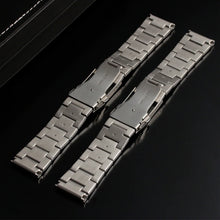 Load image into Gallery viewer, Super engineered Oyster strap for all Seiko Divers watches - 6309 7002 7S26 SKX007 SKX009 -- fits 22mm Seiko watches. With fat spring bars
